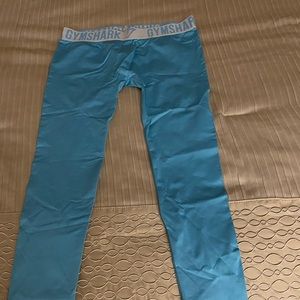 Gym shark leggings